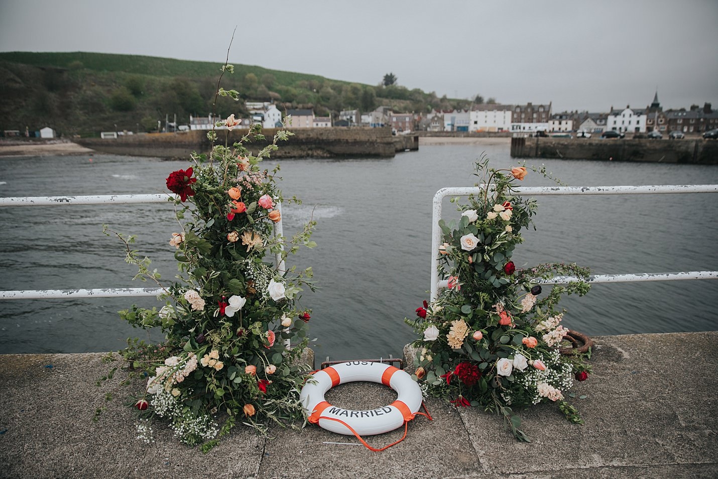 Stonehaven harbour style de mariage floral moderne kim dalglish