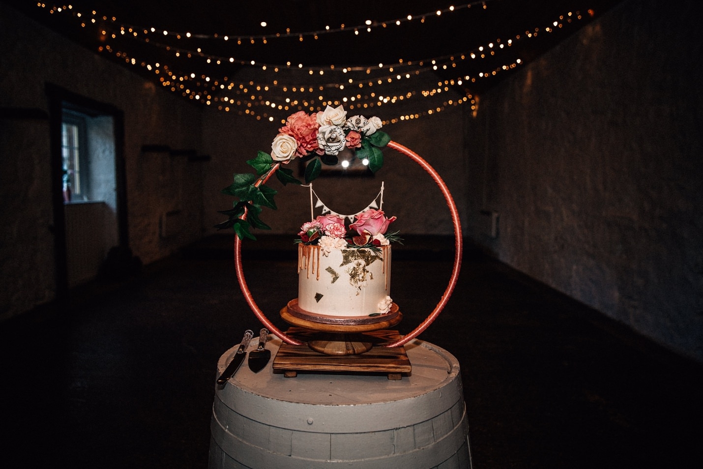dalduff barn wedding ayrshire interior farmhouse reception dinner setup moonbow bakery wedding cake