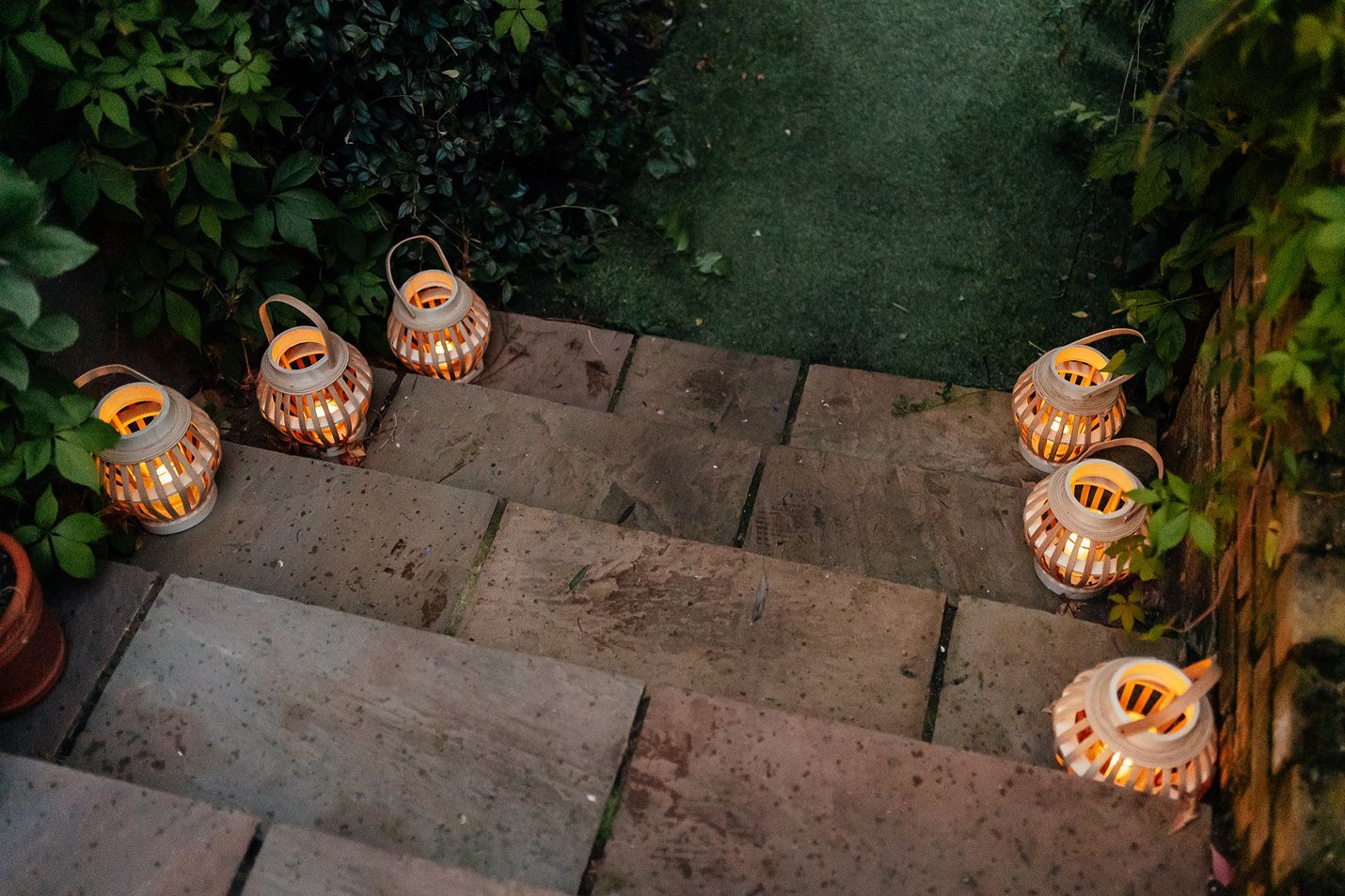 back garden wedding edinburgh covid friendly wedding ideas scotland chinese scottish lanterns tealights candles