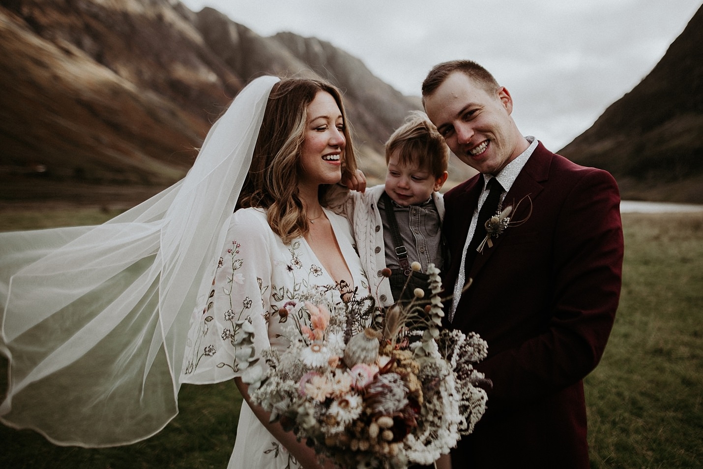 glencoe elopement mountain scenery loch Achtriochtan pastel dried flower bouquet white bridal veil hope & ivy wedding dress